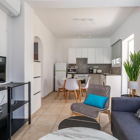 Beautiful One Bed Apartment In Paphos Eksteriør billede