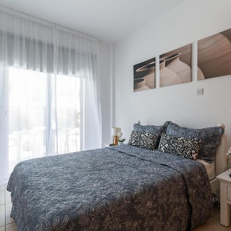 Beautiful One Bed Apartment In Paphos Eksteriør billede