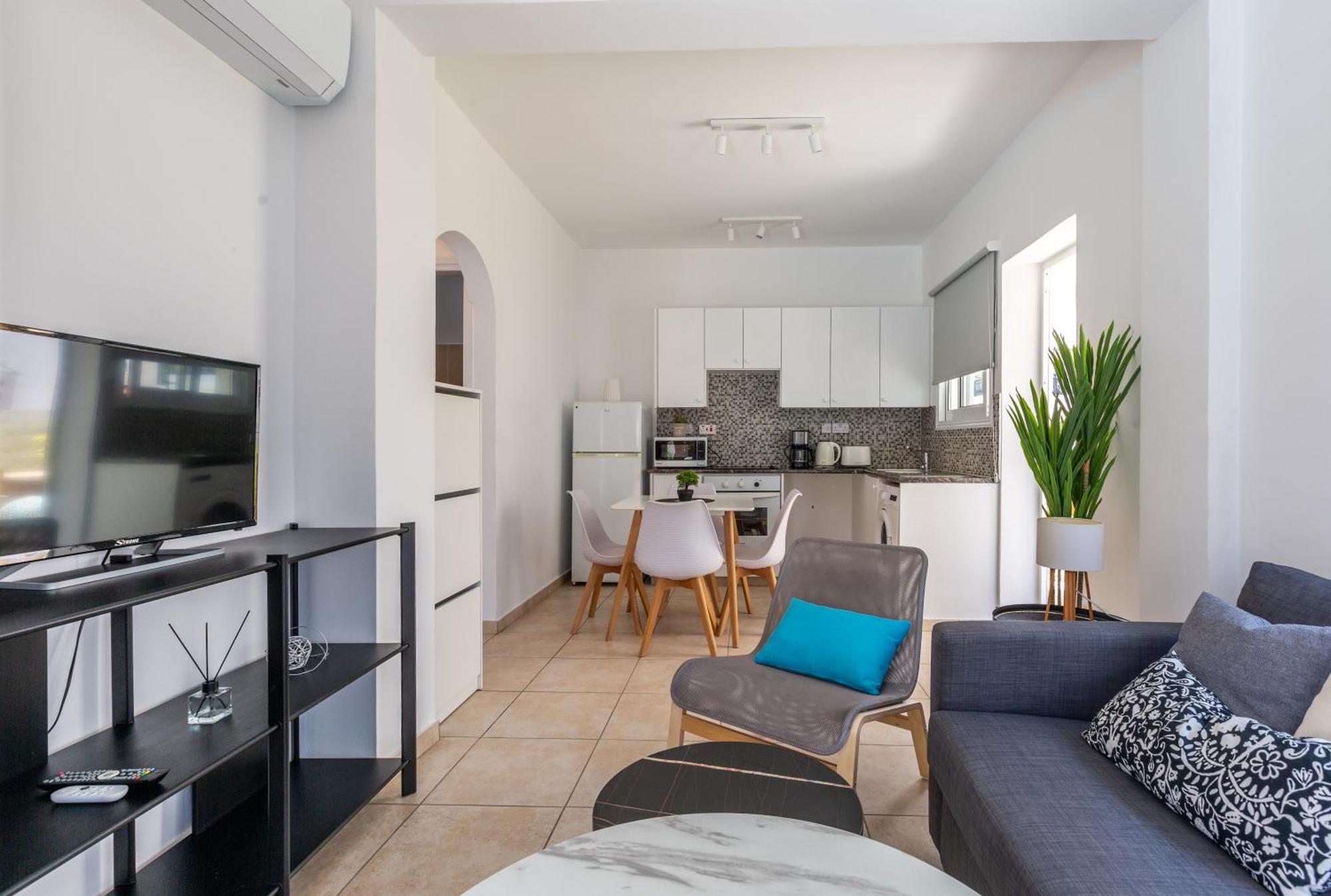 Beautiful One Bed Apartment In Paphos Eksteriør billede