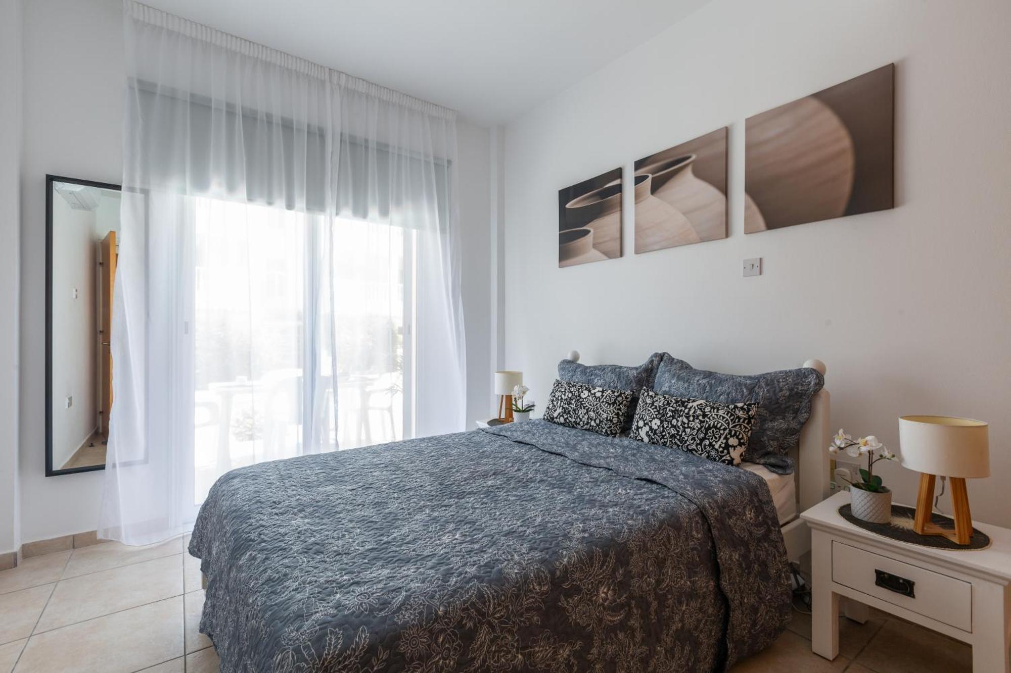 Beautiful One Bed Apartment In Paphos Eksteriør billede