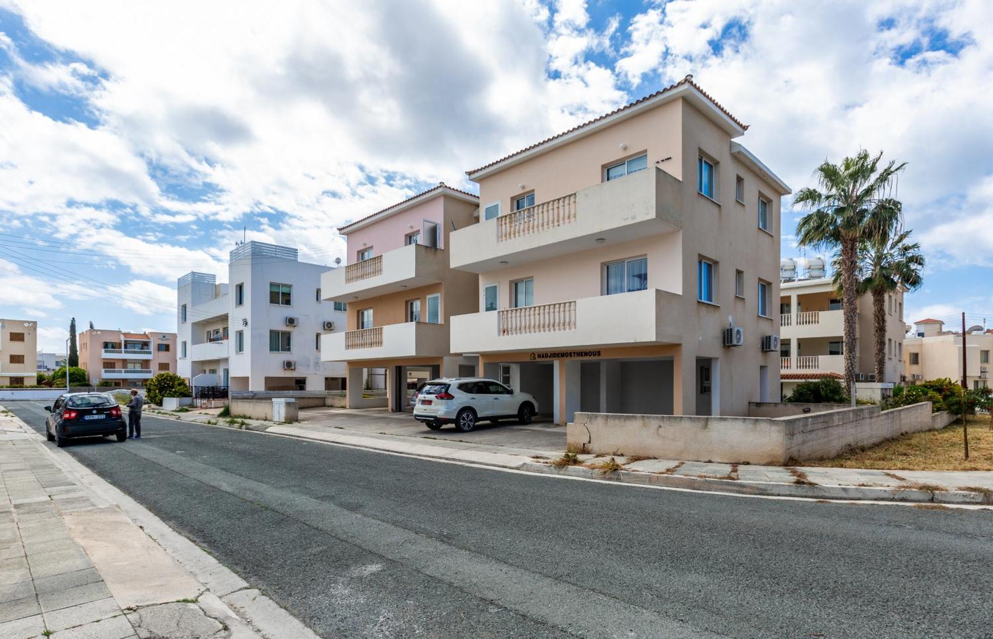 Beautiful One Bed Apartment In Paphos Eksteriør billede