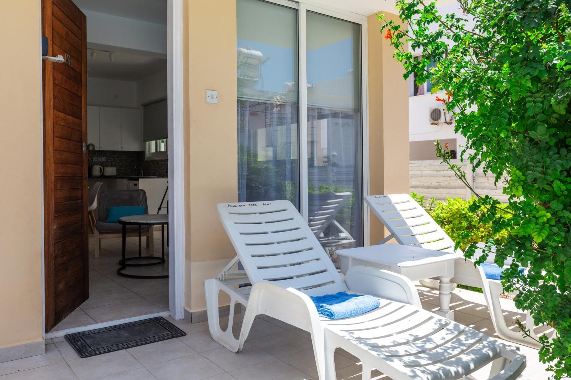 Beautiful One Bed Apartment In Paphos Eksteriør billede